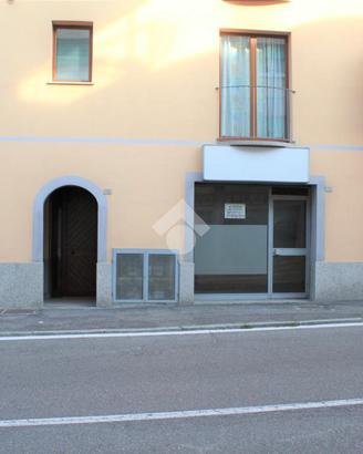 NEGOZIO A DARFO BOARIO TERME