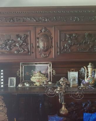  sala con mobili antichi  e lavorati.