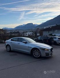 Jaguar XE 2.0 180CV automatica