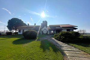 BIFAMILIARE A OLEGGIO