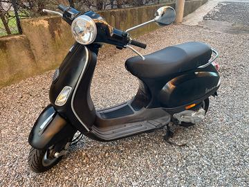 Vespa lx 50cc 2012