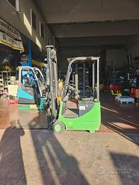 Carrello elevatore elettrico 800kg compatto