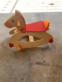 Cavallo a dondolo in legno 1-2 anni