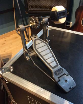 Pedale batteria kick drum Pearl P-100