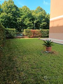 Quadrilocale con giardino a Pavona
