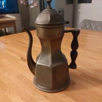 Teiera in peltro 95% con manico in legno h23