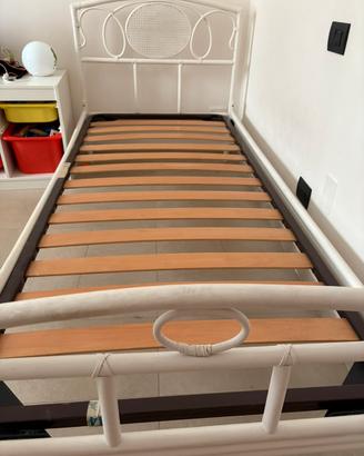 Letto singolo in vimini con rete a doghe