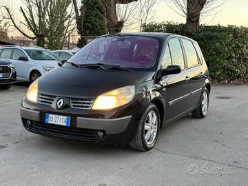 Renault Scenic Grand Scénic 1.9 dCi/130CV Confort