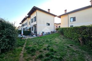 VILLA A SCHIERA A CORBETTA