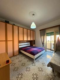 Ampia stanza silenziosa e soleggiata