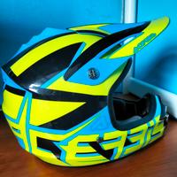 casco moto Acerbis impact giallo e azzurro