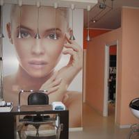 2 cabina estetica e 1 postazione nail ungh