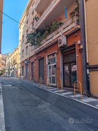 Via Oristano Ampio Quadrivano con terrazza livello