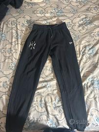 pantaloni tuta
