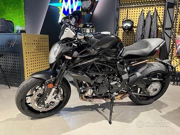 MV Agusta Dragster 800 MV Agusta R