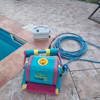 Robot per pulizia piscina