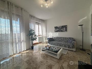 QUADRILOCALE CON BOX E CANTINA