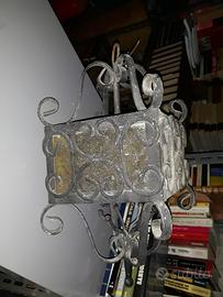 Lanterna a forma quadrata in ferro lavorato