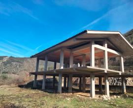 Terreno 1000mq casa in costruzione e casetta