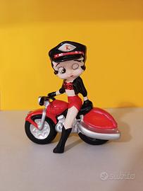 Statuina di Betty boop. È alta circa cm 9,5