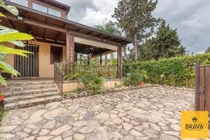 Villetta con giardino a Campofelice di Roccella