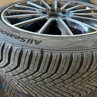 Gomme 4 stagioni Continental 255/40 18