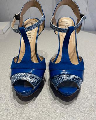 Sandali bluette alti