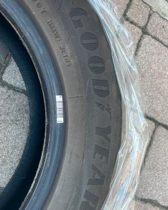 4pz Goodyear 205/60 R16  EfficientGrip Performance