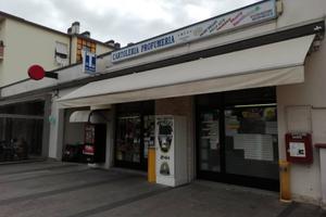 Attività / Licenza di 64 m² con 2 locali a Cesena