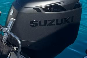 White shark 228 con motore Suzuki 300cv nuovo