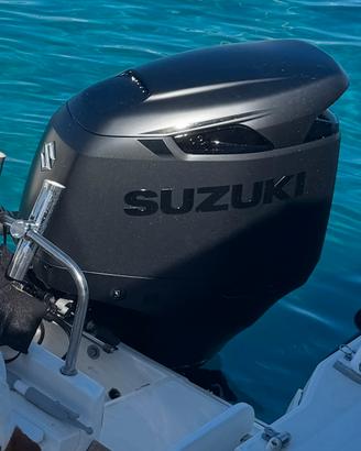 White shark 228 con motore Suzuki 300cv nuovo