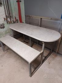 Tavolo con piani in  marmo