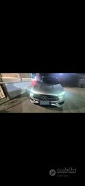 MERCEDES GLA 200D ALLESTIMENTO PREMIUM