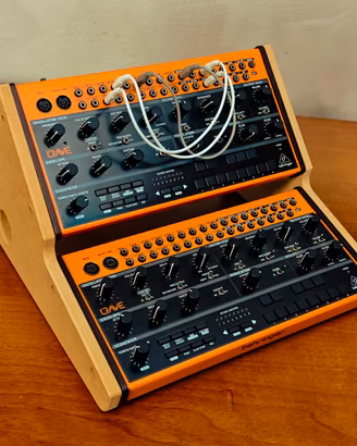 behringer Crave 2 moduli synth + stand