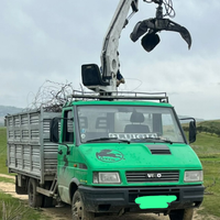 Iveco daily con gru e pinza per rottami