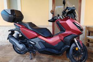 Honda DV350 perfetta per la città e week-end