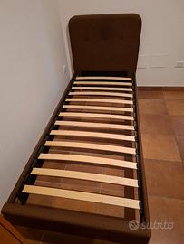 Letto singolo imbottito marrone con rete a doghe