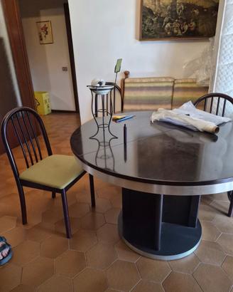 Tavolo anni 70 allungabile legno laccato con sedie