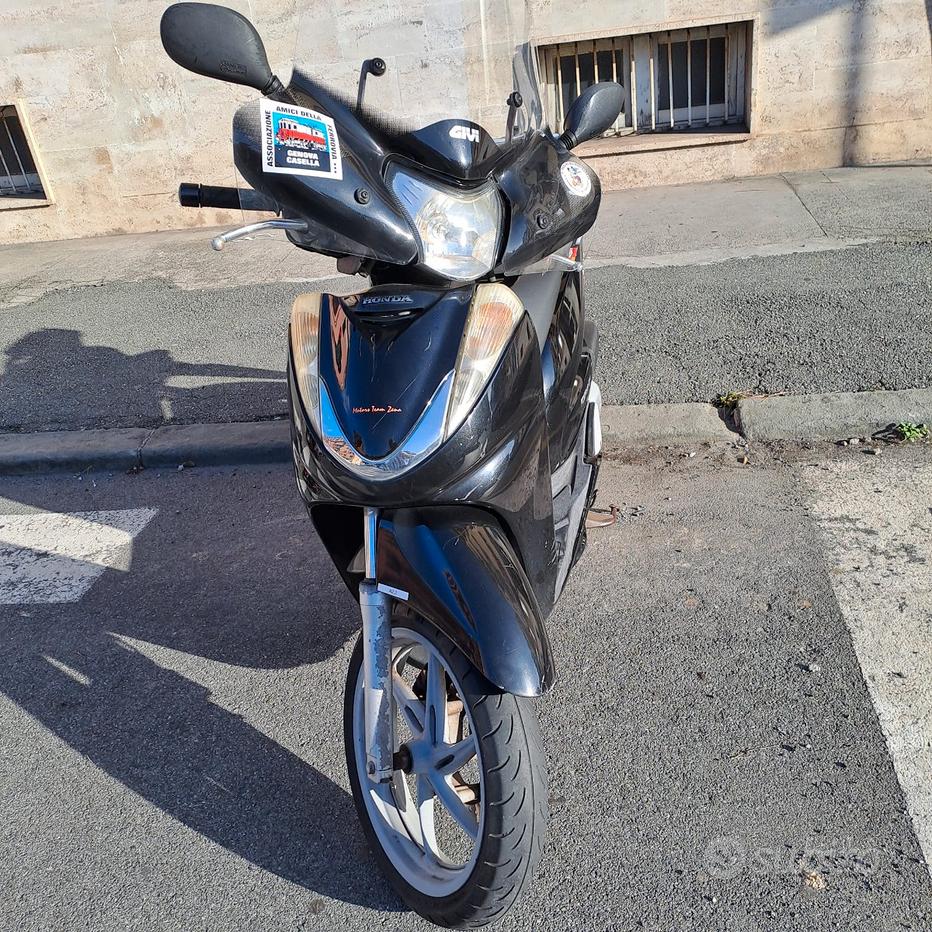 HOT Genova Moto Usate Sh 300 Sh 300 Vendita In Moto E Scooter