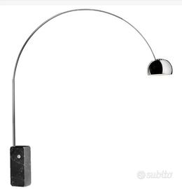 lampada arco flos  con marmo nero 2002