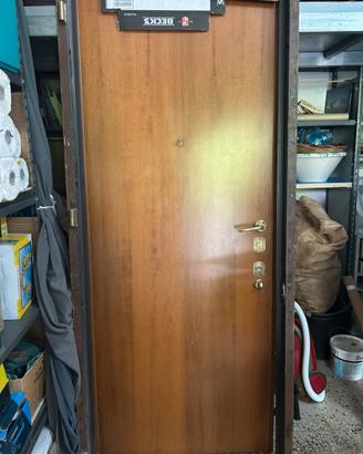 Porte blindate doppia fermata