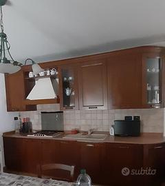 cucina con ante in legno