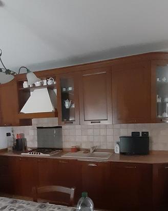 cucina con ante in legno