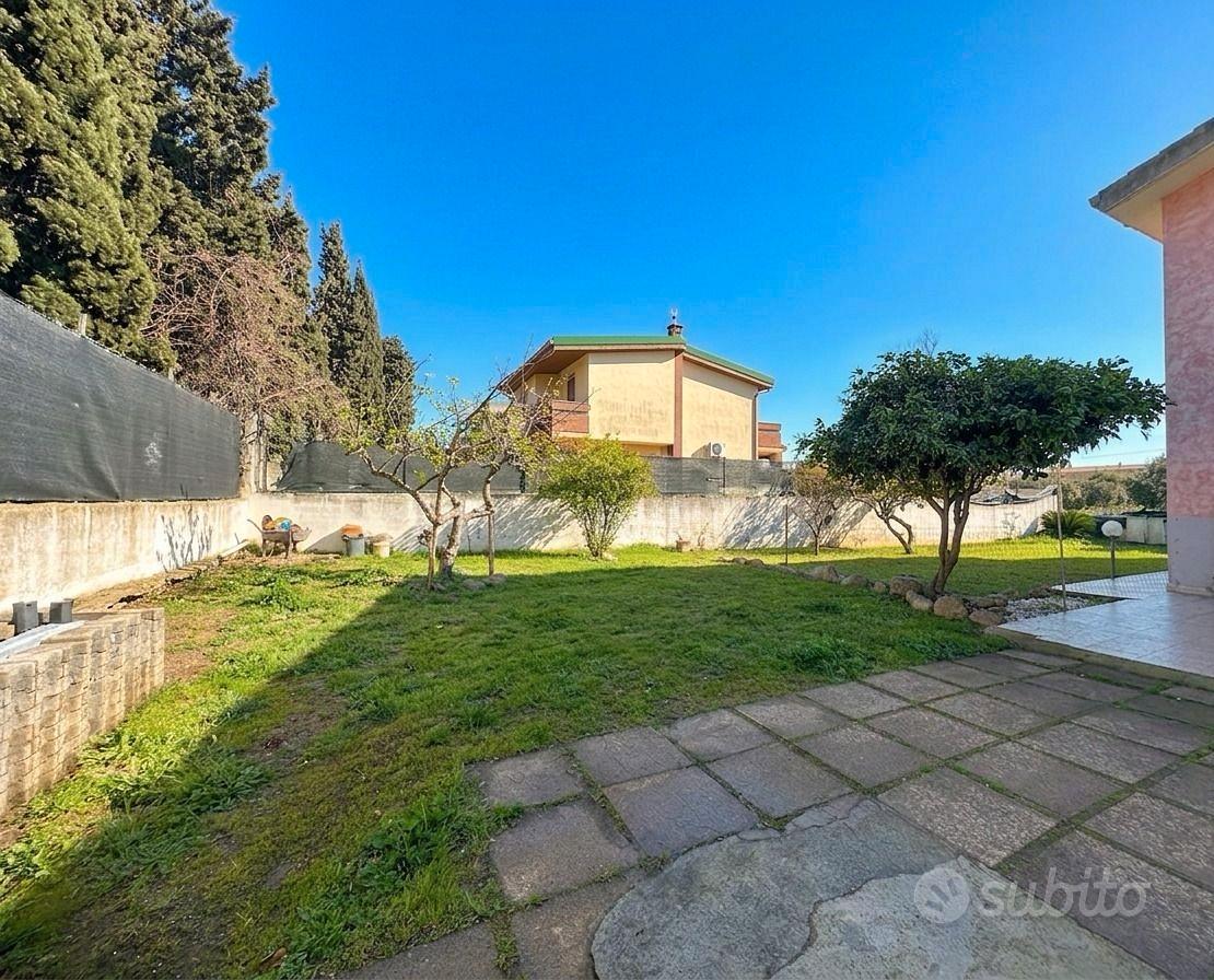 Ampia villa bifamiliare con 300 mq di giardino - Vista 4