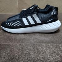 scarpe Adidas da corsa