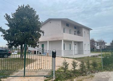 Villa singola con giardino 250000 euro