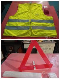 triangolo di segnalazione e giacca catarinfrangen