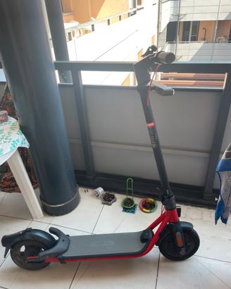 Monopattino elettrico ninebot kickscooter