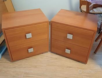 Coppia di comodini noce