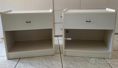 2 comodini bianchi con cassetto moderni